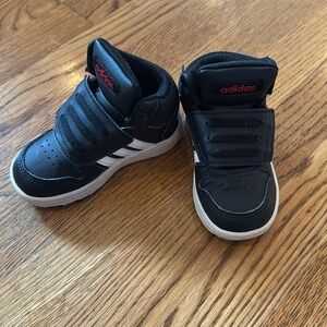 Adidas sneakers toddler size 7K - good used condition (see photos)